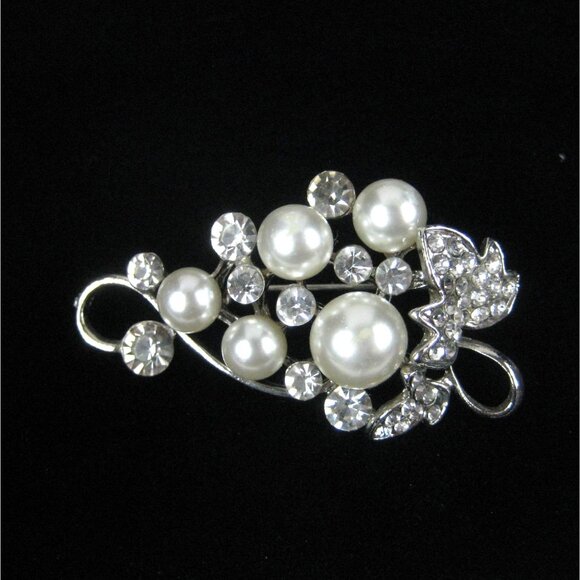Karutora Grape Vine Brooch 1.9 inch Pin Jewelry Silvertone Imitation Pearl FLAW - Picture 7 of 7